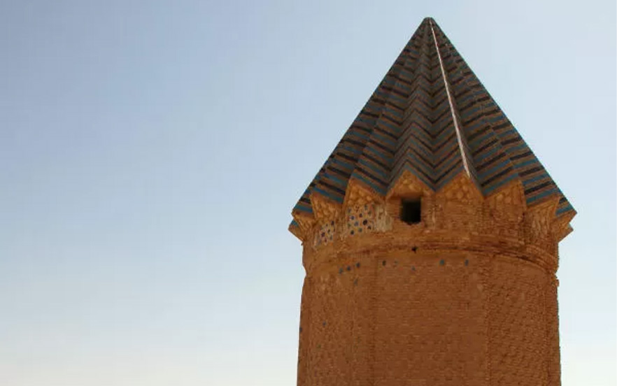 برج آرامگاهی اخنگان در مشهد