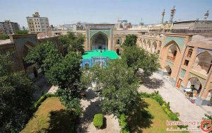 کتابخانه و مدرسه سنتی