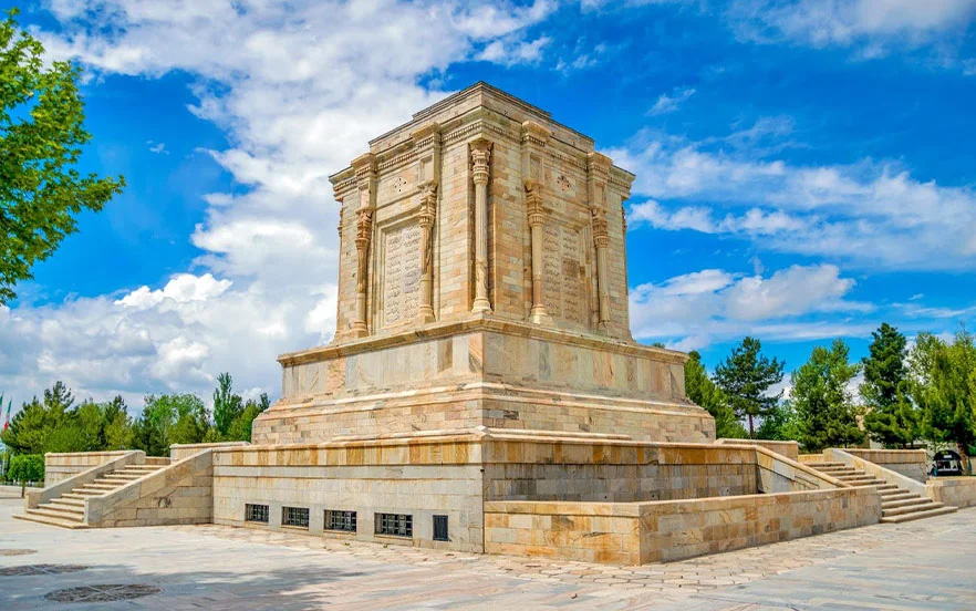 مقبره - فردوسی