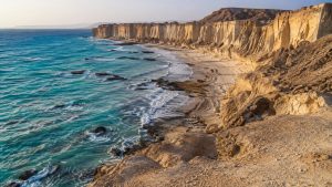 ساحل صخره ای چابهار و دریای عمان