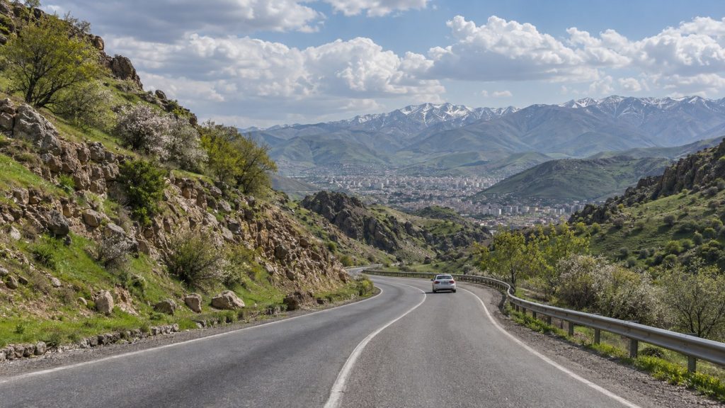سفر جاده ای به سنندج