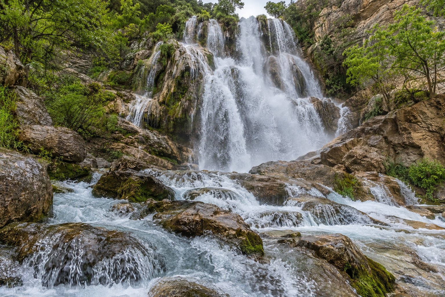 آبشار یاسوج و مسیر دسترسی طبیعی آن