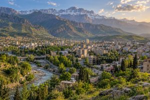 نمای شهر یاسوج و کوه‌های زاگرس